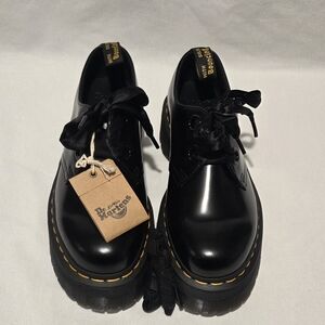 Dr. Martens Holly platform shoes - Women's Size 8